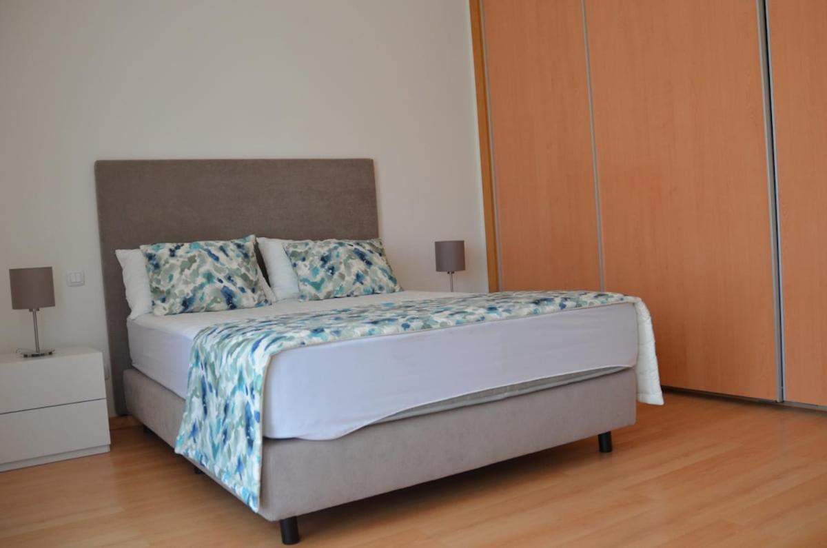 Algarve T2 Apartment With Pool And Balcony In Olhão Екстериор снимка